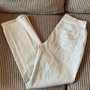 Women's Gloria Vanderbilt Cream Jeans with fancy stitched pockets, Size 4